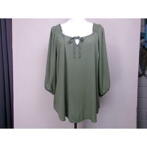 Torrid Women Tunic size 1 Ruched Green 3/4 Sleeve Tie Neck Pullover Lightweight